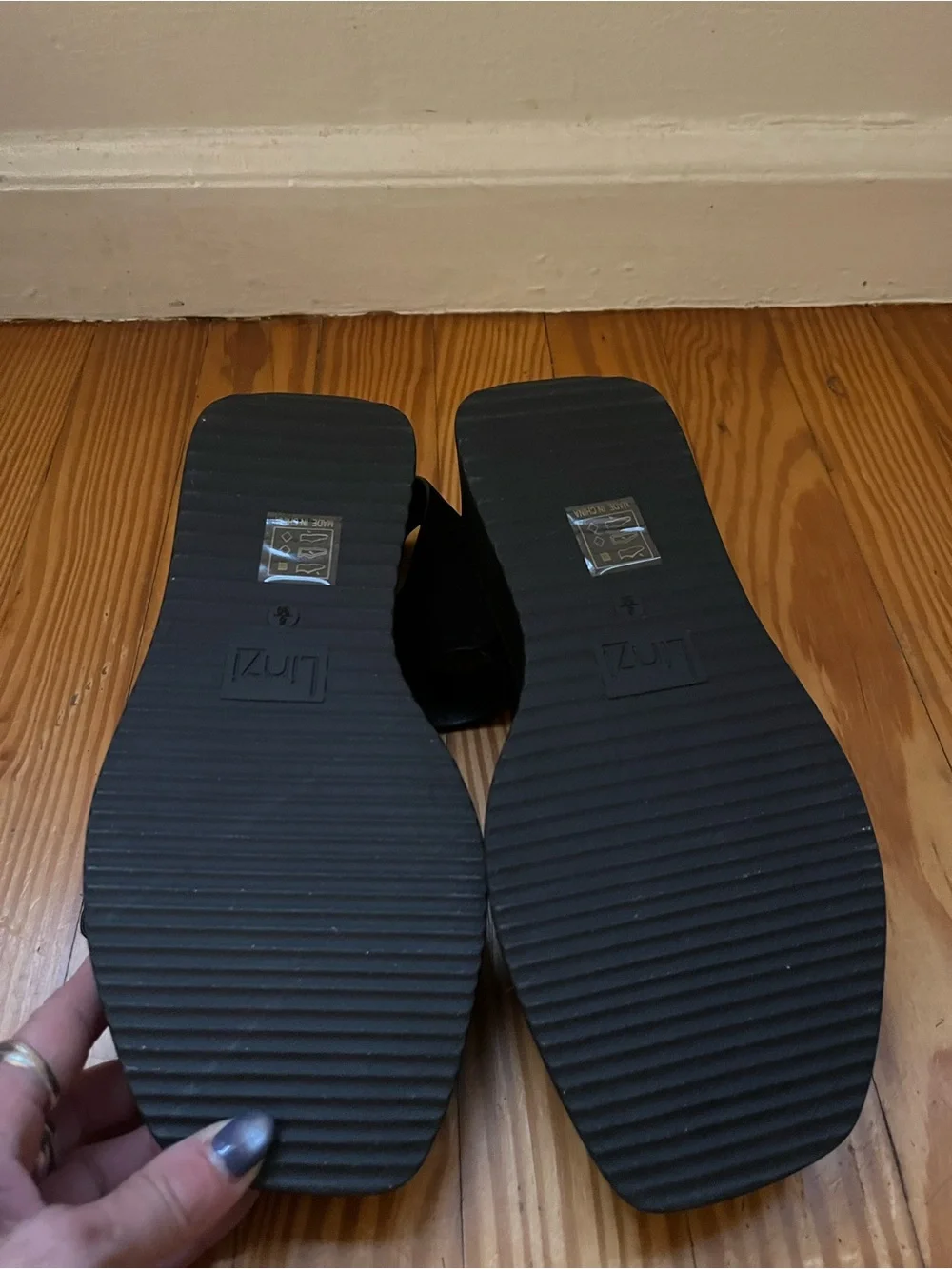 Source Wide Fit Black Flatform Buckle Sandals US size 8